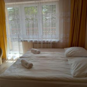 Pokój z łóżkiem king-size